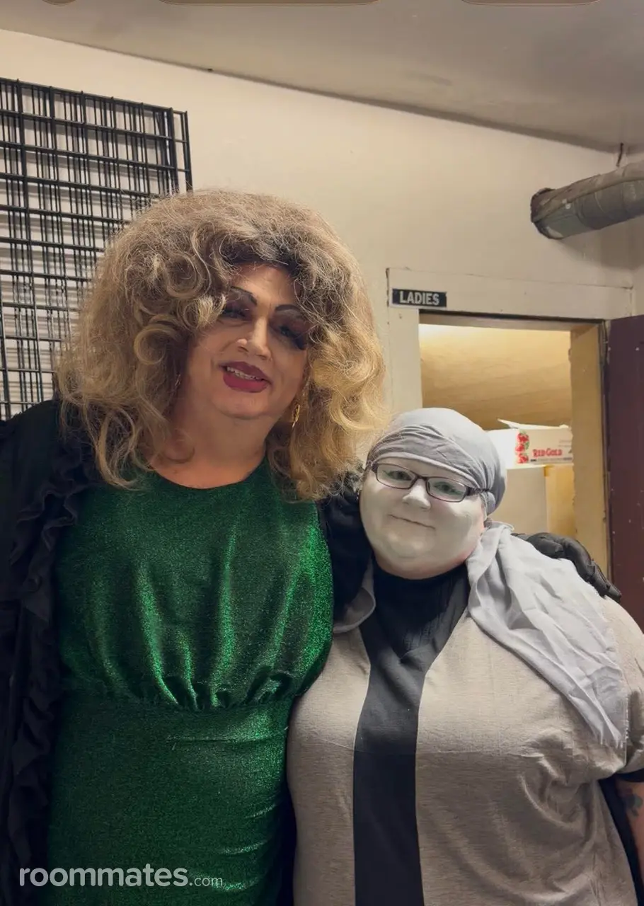 Profile photo 6 of 6