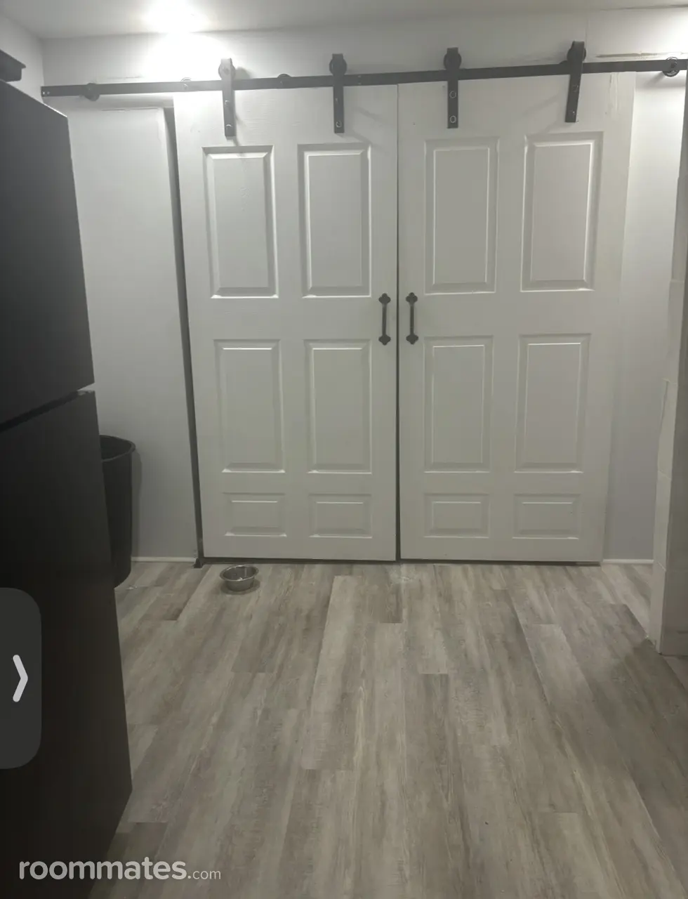 Profile photo 1 of 4