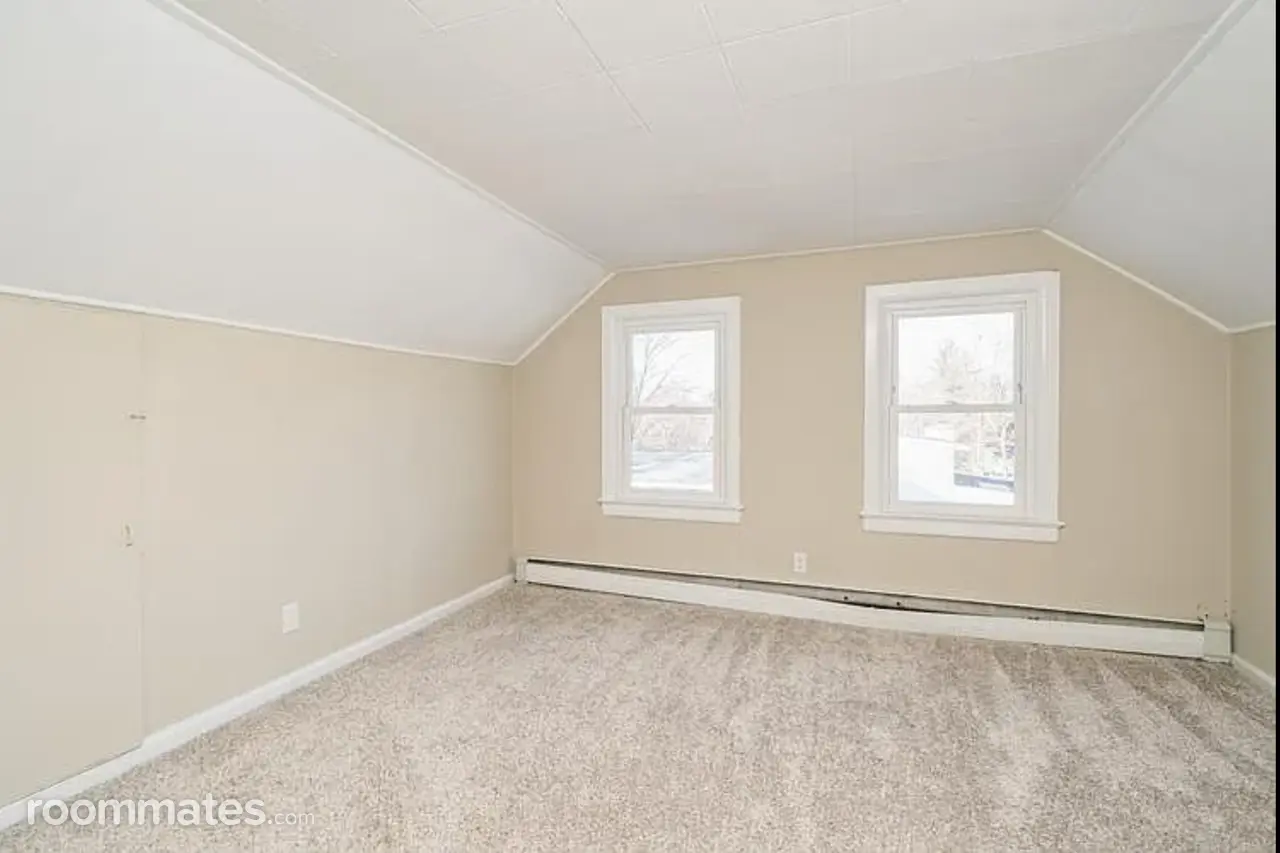 Profile photo 1 of 3