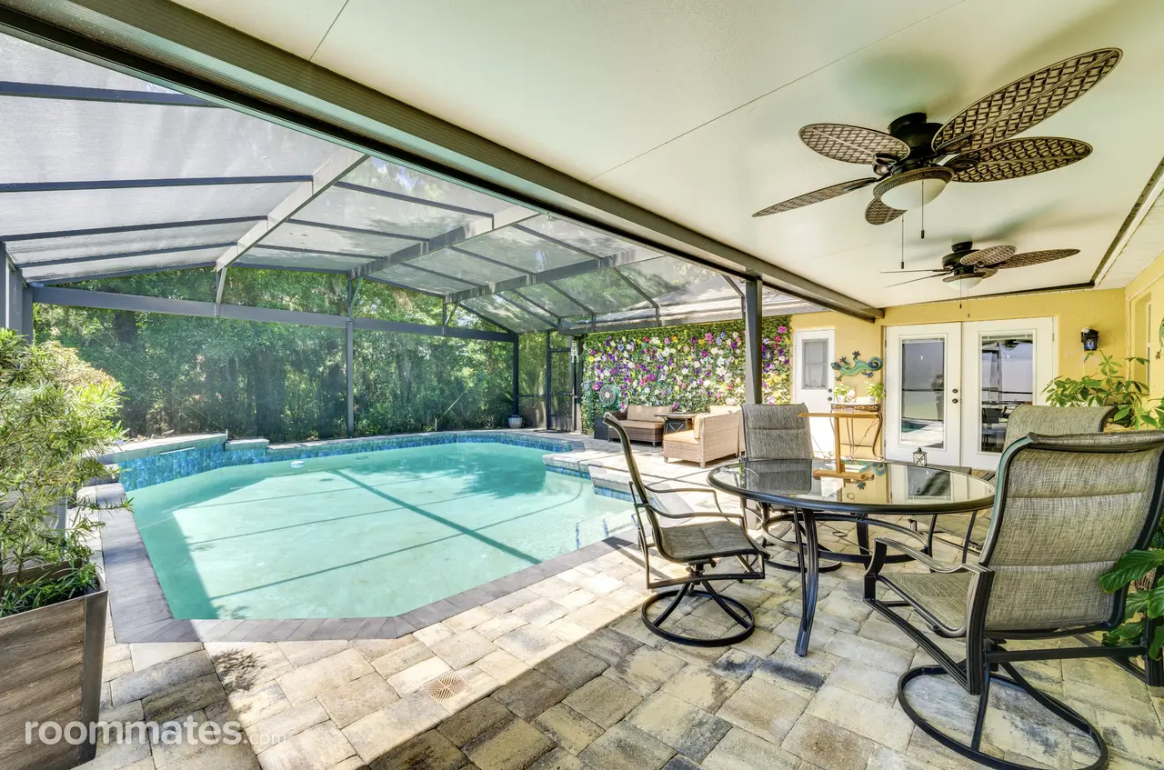 Profile photo 2 of 11