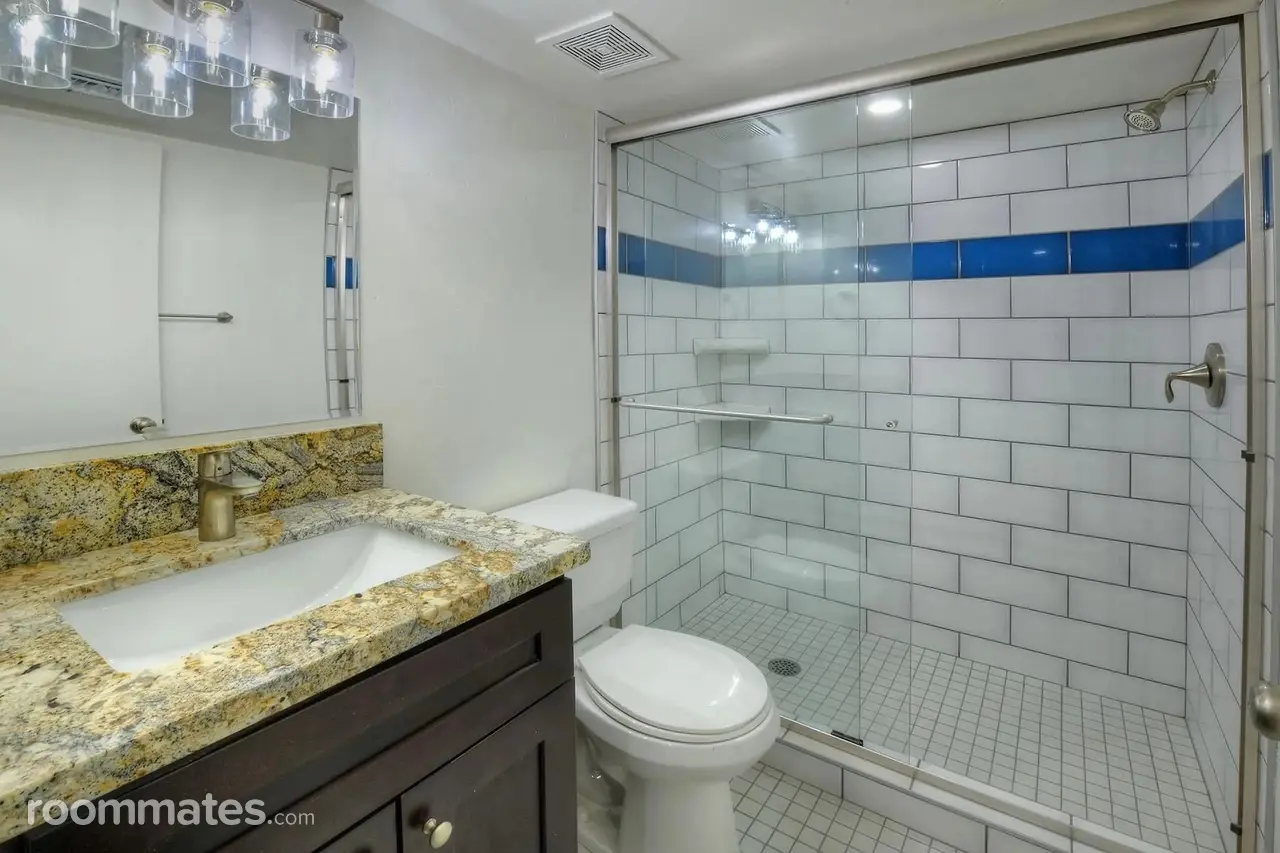 Profile photo 7 of 8