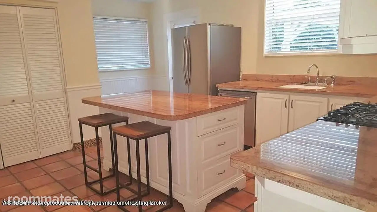 Profile photo 3 of 7