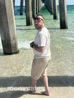 Roommate looking Pensacola, FL, $1000