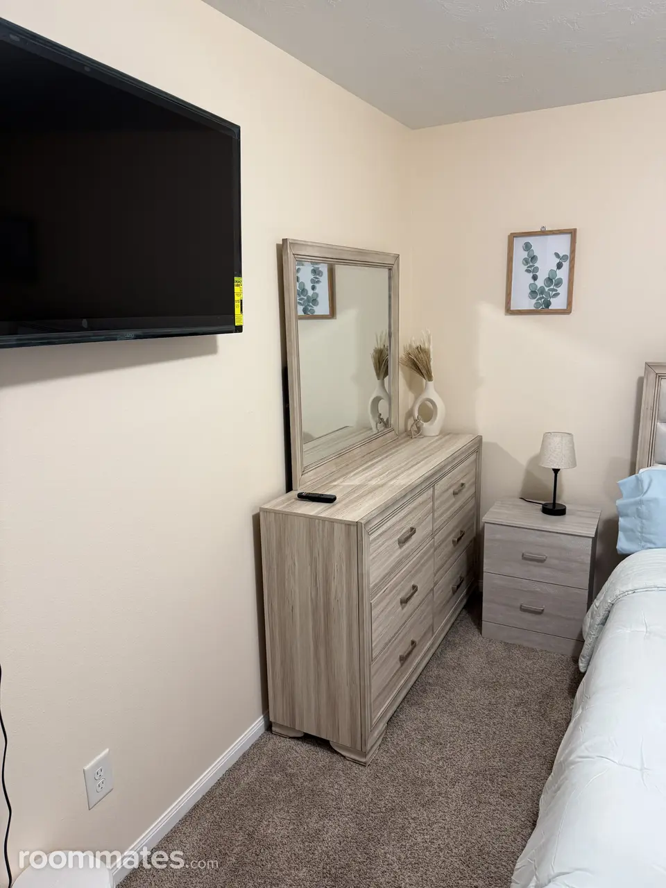 Profile photo 3 of 8