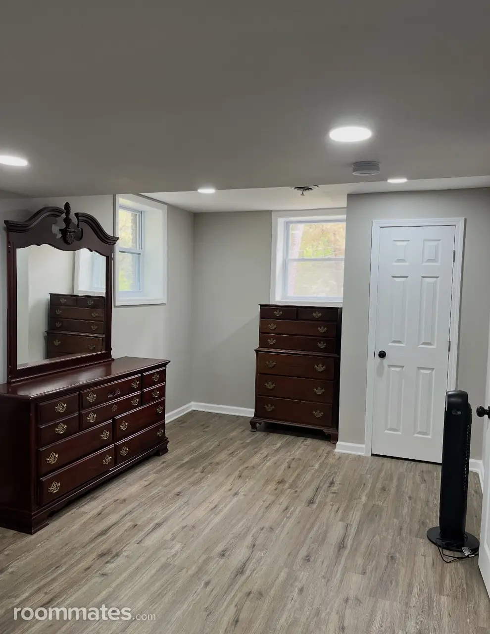 Profile photo 7 of 10