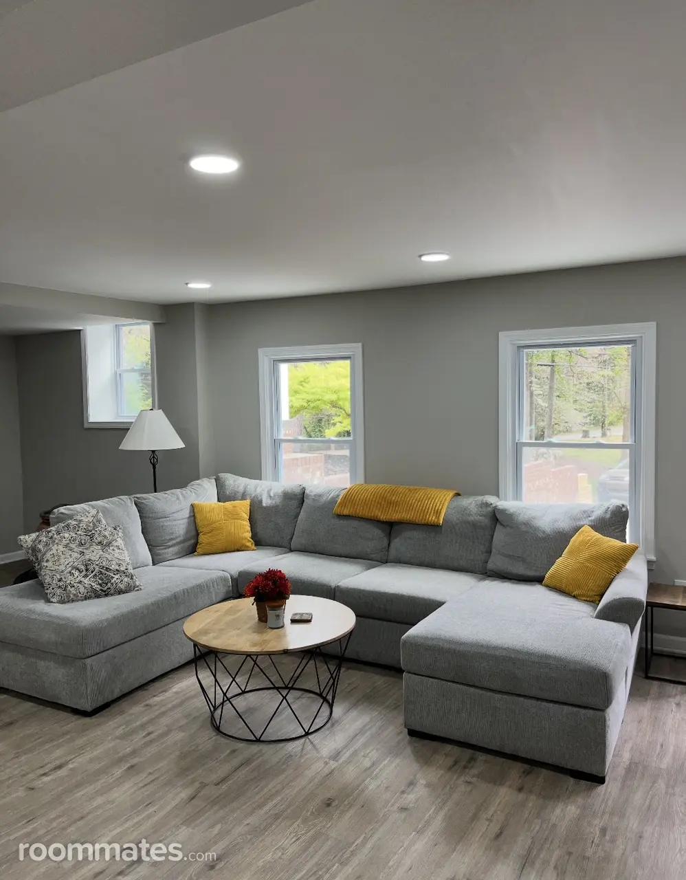 Profile photo 3 of 10