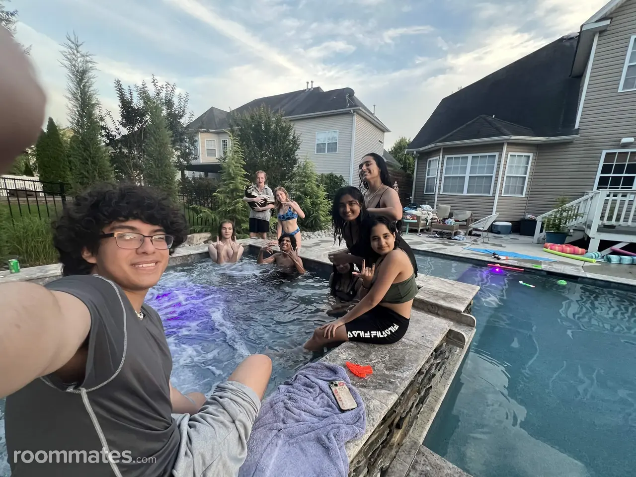 Profile photo 17 of 18