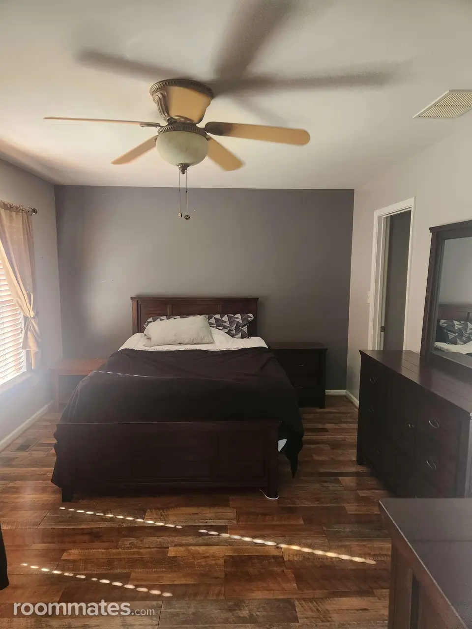 Profile photo 5 of 8