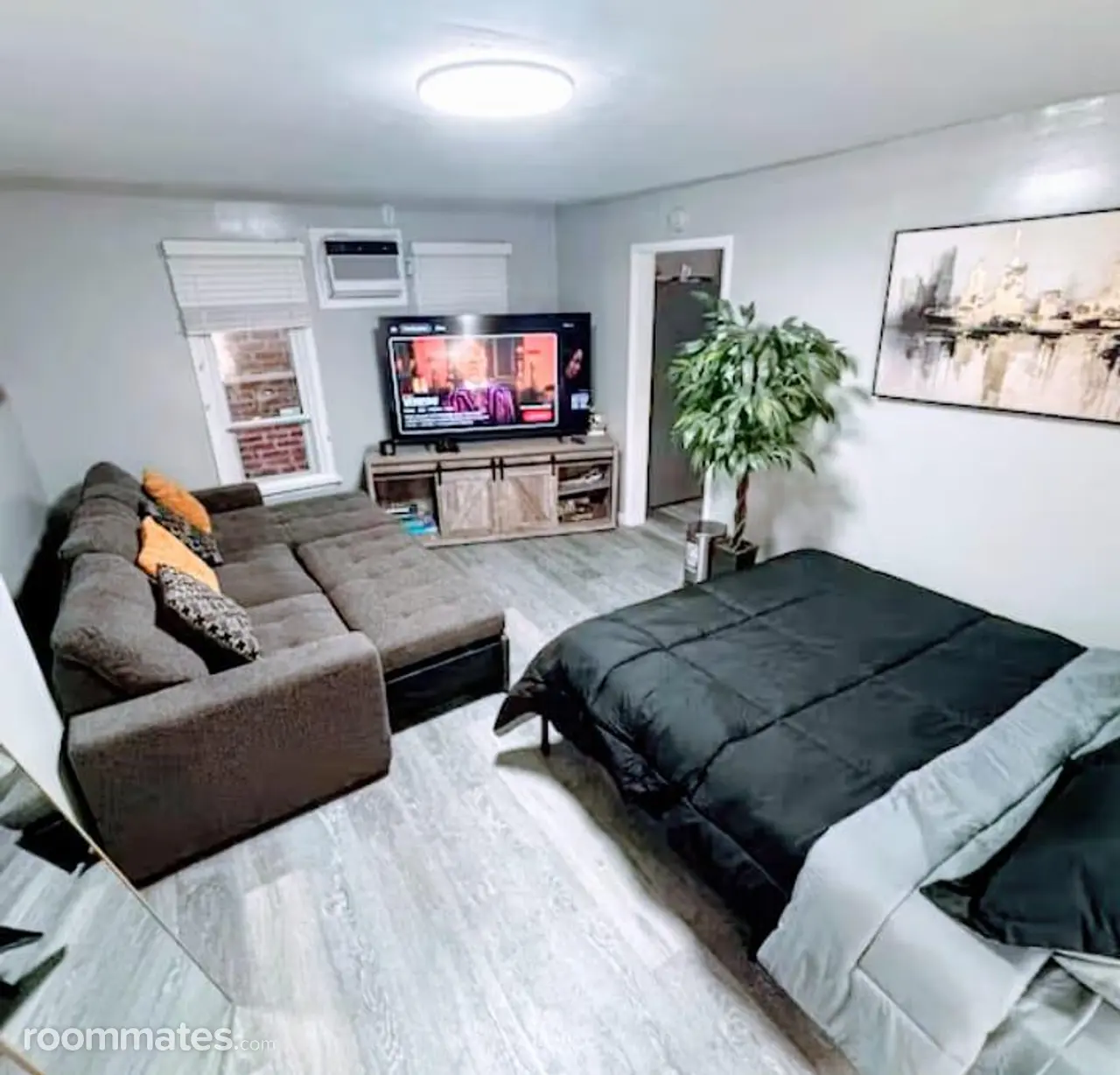 Profile photo 2 of 4