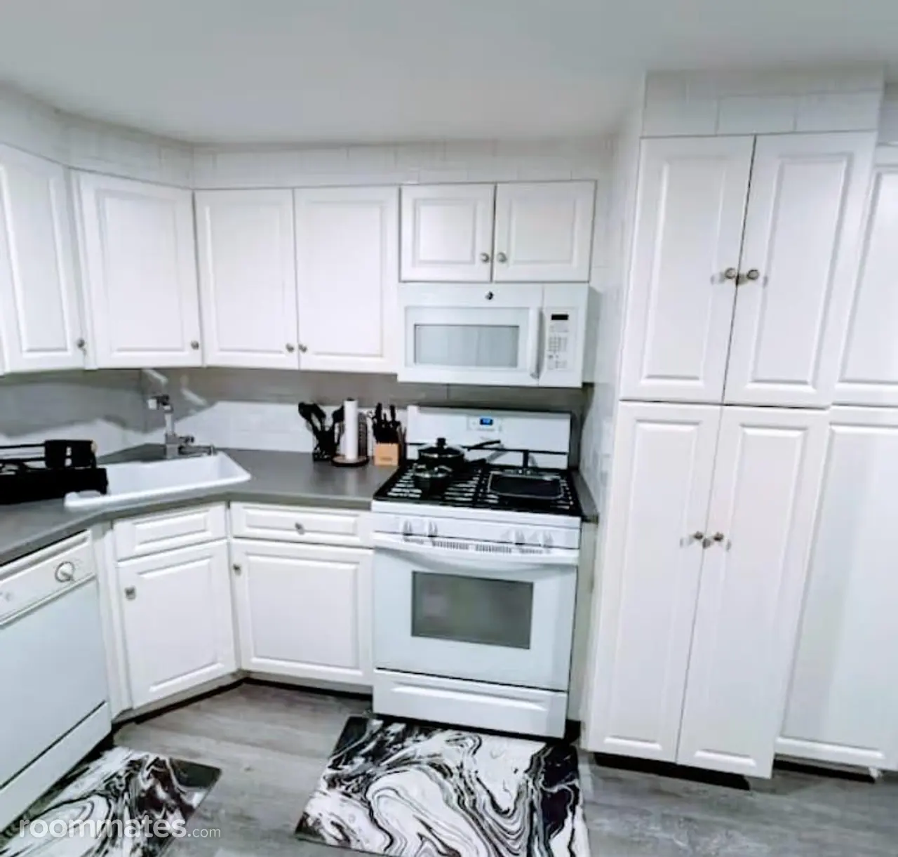 Profile photo 1 of 4