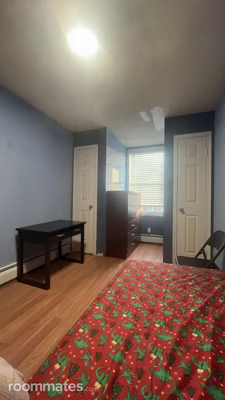 Profile photo 3 of 7