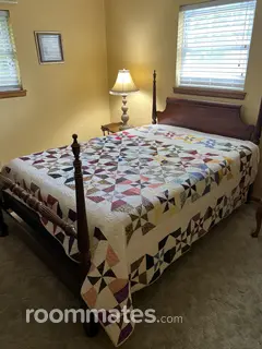 Room for rent in Fayetteville, AR $1050, house