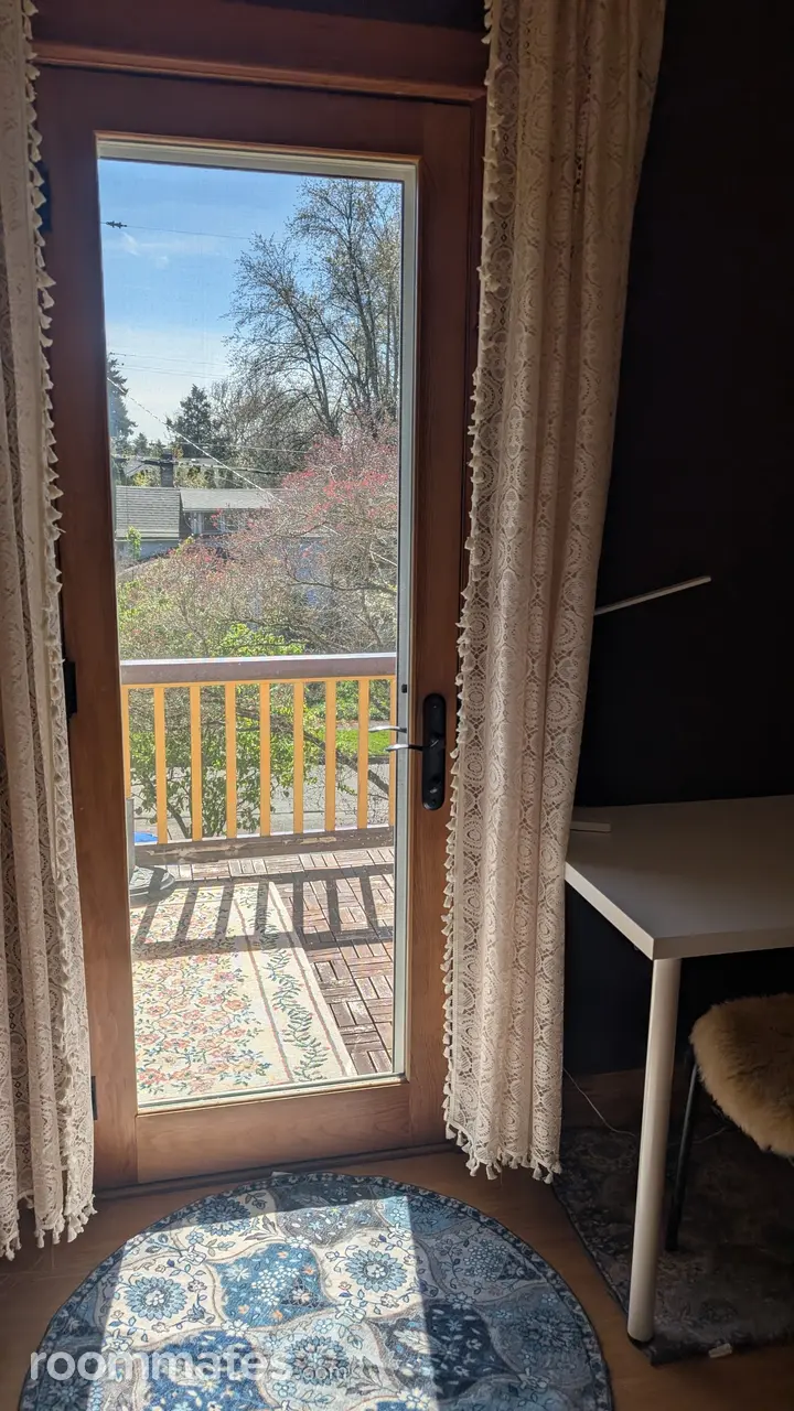 Profile photo 8 of 13