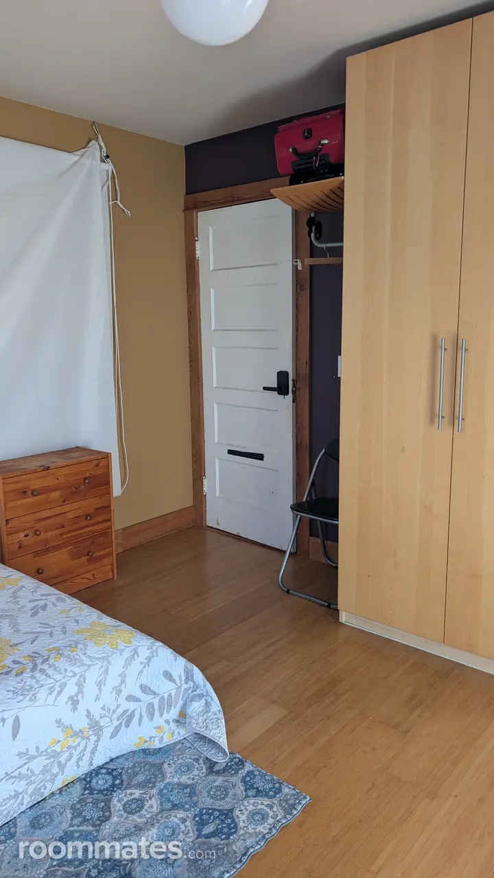 Profile photo 3 of 13