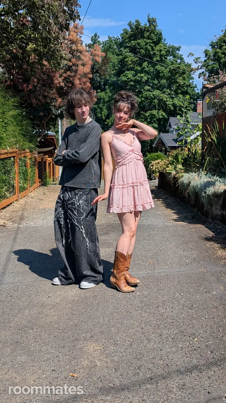 Profile photo 11 of 13