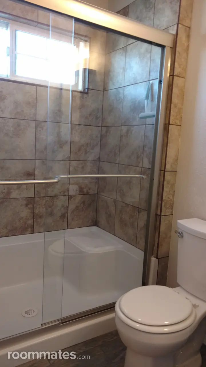 Profile photo 7 of 18