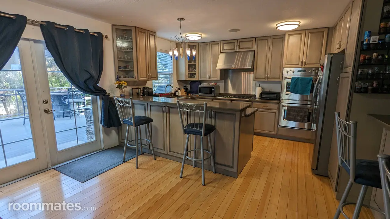 Profile photo 1 of 18