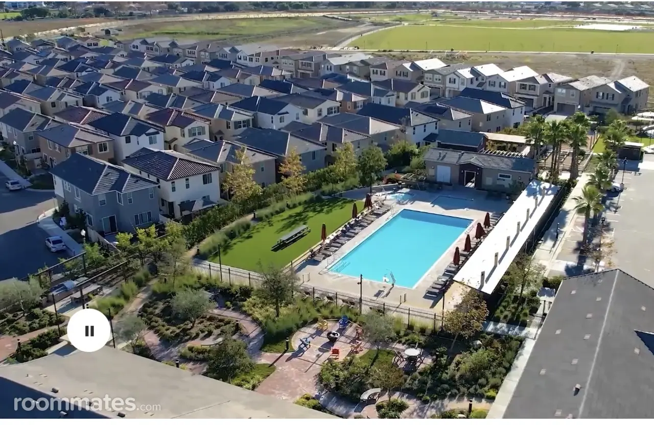 Profile photo 1 of 6