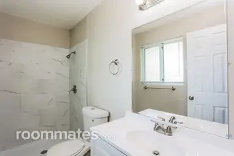 Room for rent in Denver, CO $900, house