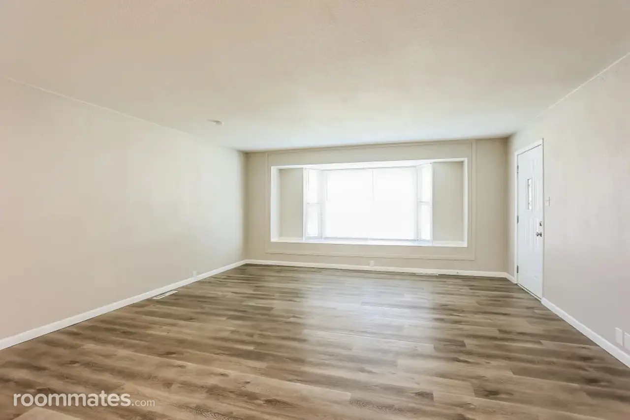 Profile photo 5 of 11