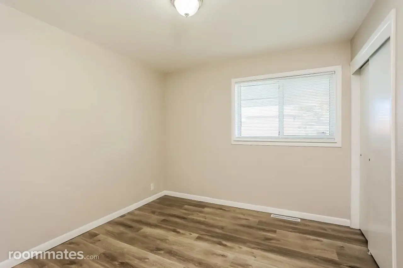 Profile photo 10 of 11