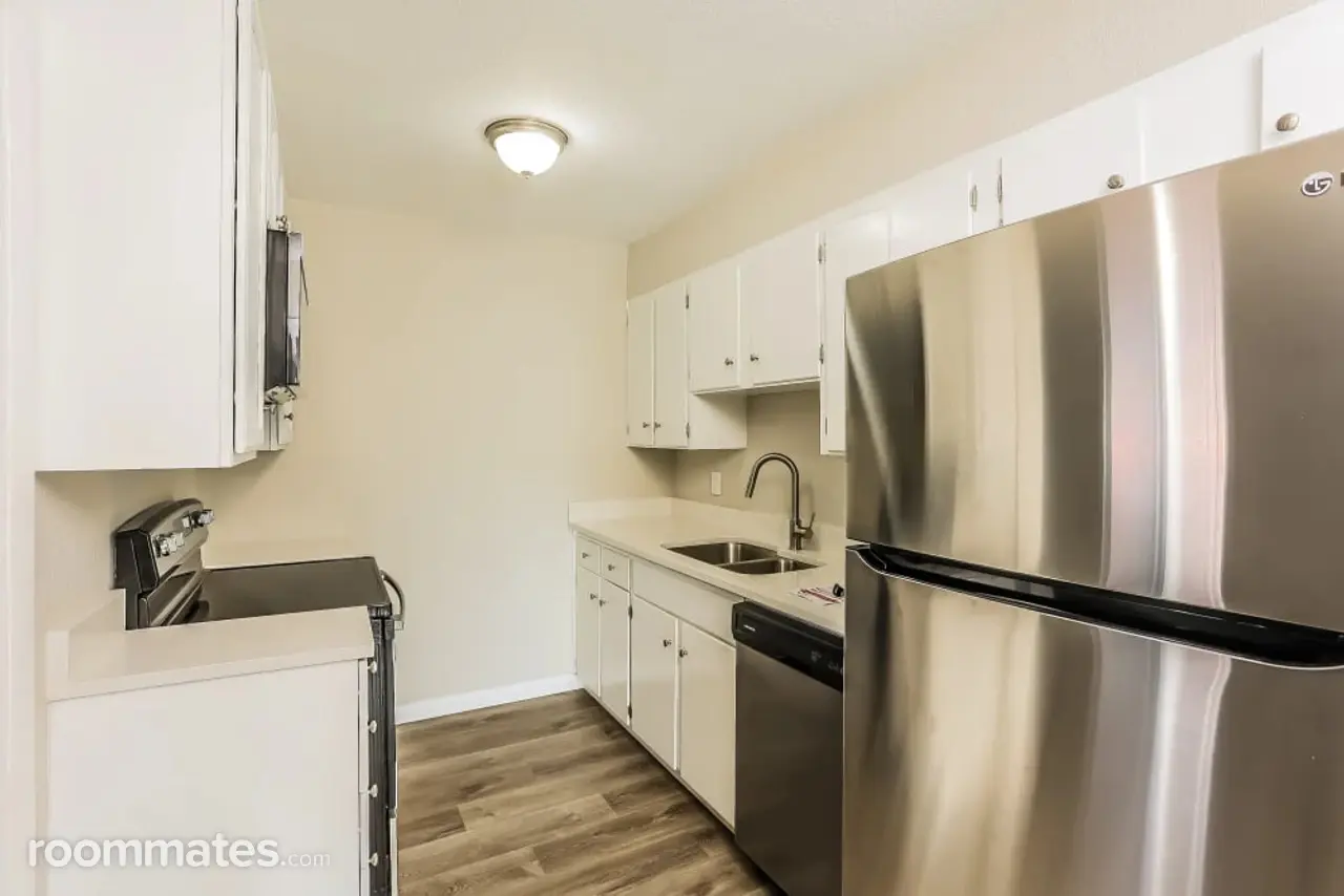 Profile photo 2 of 11