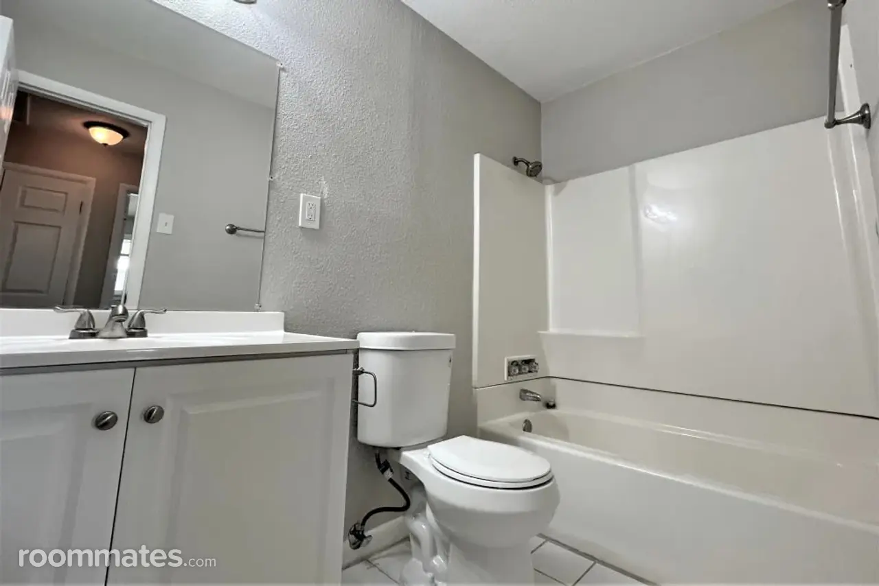 Profile photo 9 of 11