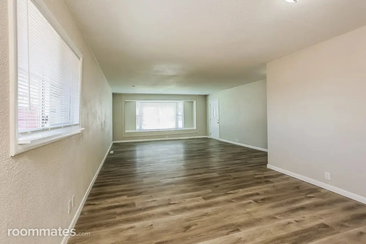 Profile photo 4 of 11