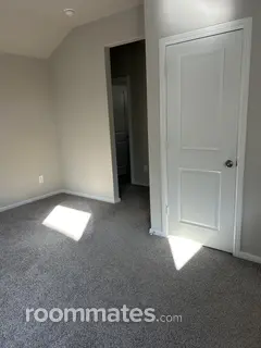 Room for rent in Haltom City, TX $700, house