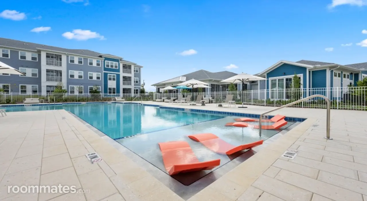 Profile photo 7 of 14