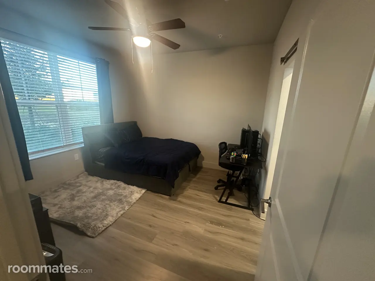 Profile photo 4 of 14