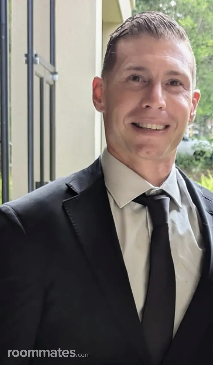 Profile photo 13 of 14