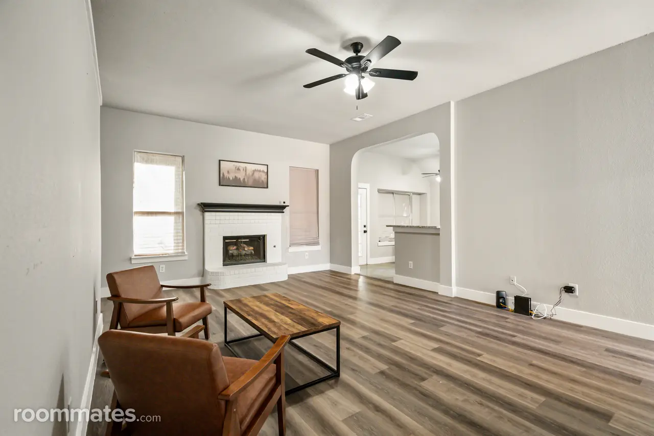 Profile photo 8 of 9