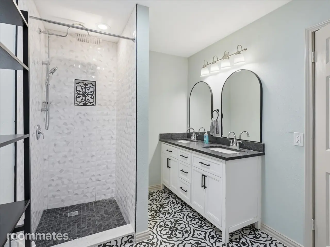 Profile photo 1 of 9