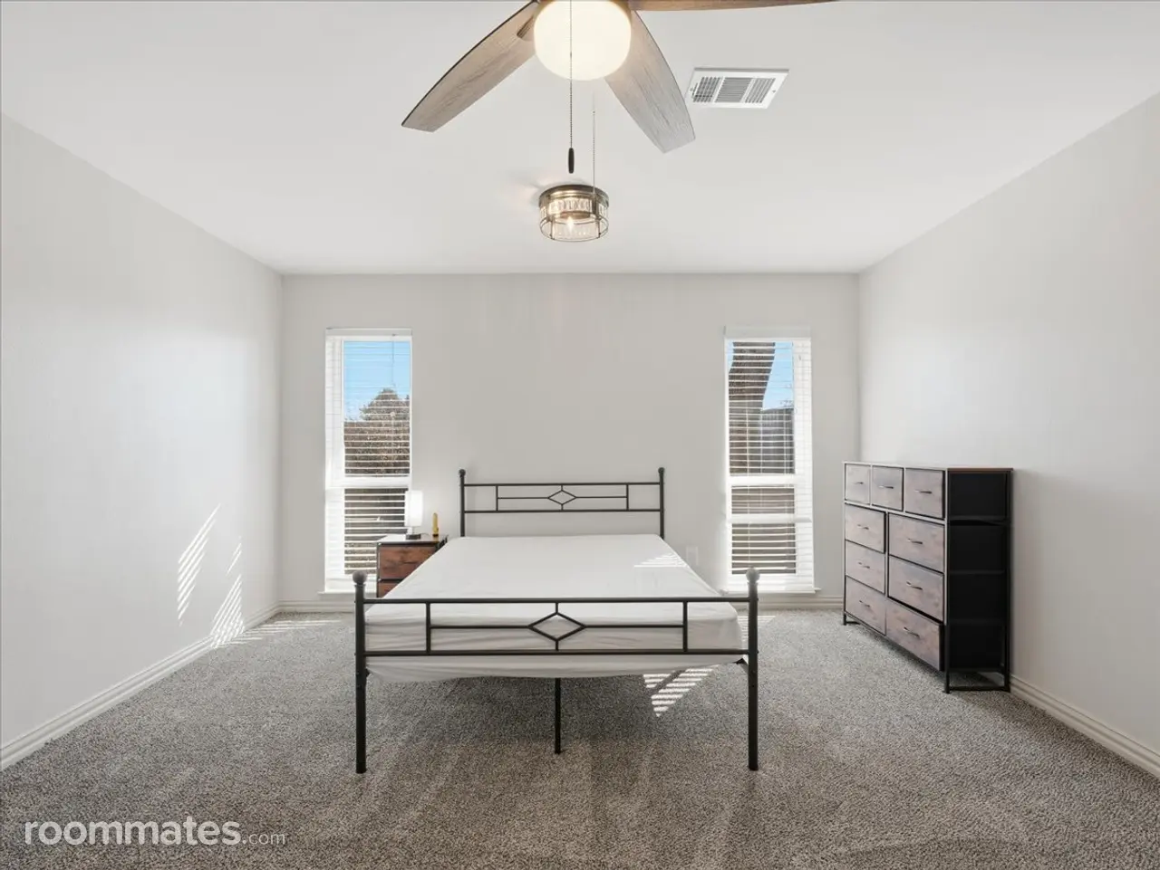 Profile photo 9 of 9