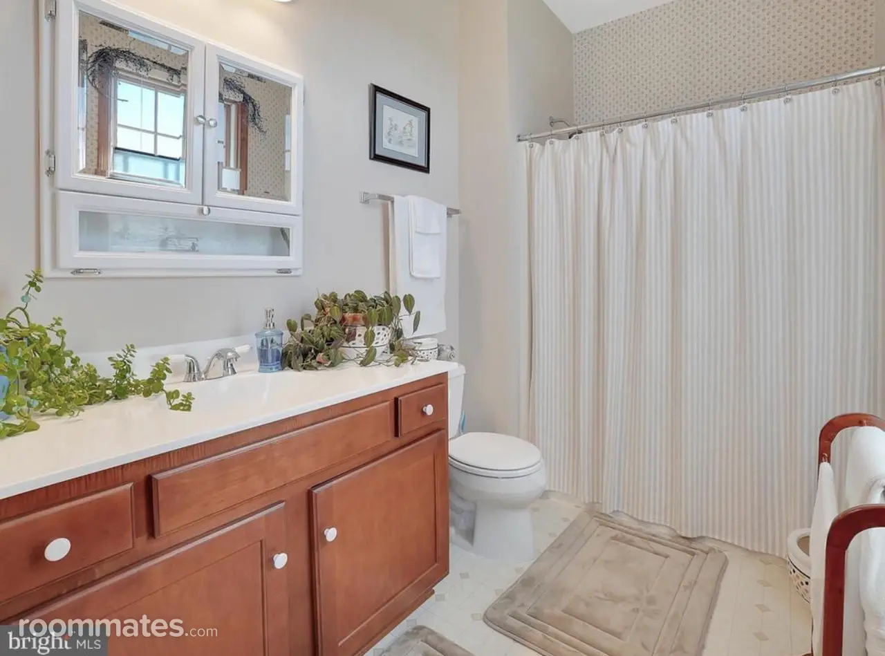 Profile photo 5 of 8