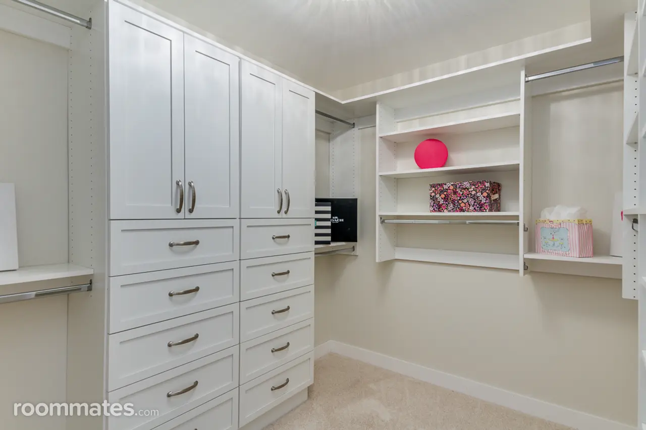 Profile photo 3 of 6