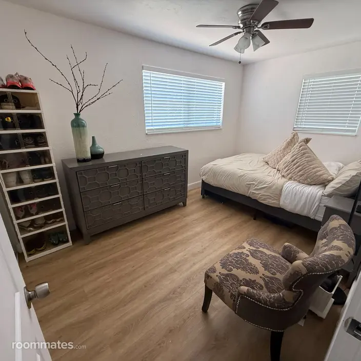 Room for rent in Boynton Beach, FL $1200, house