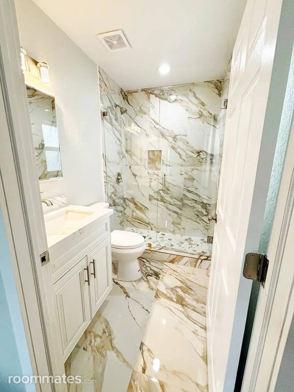 Profile photo 4 of 8