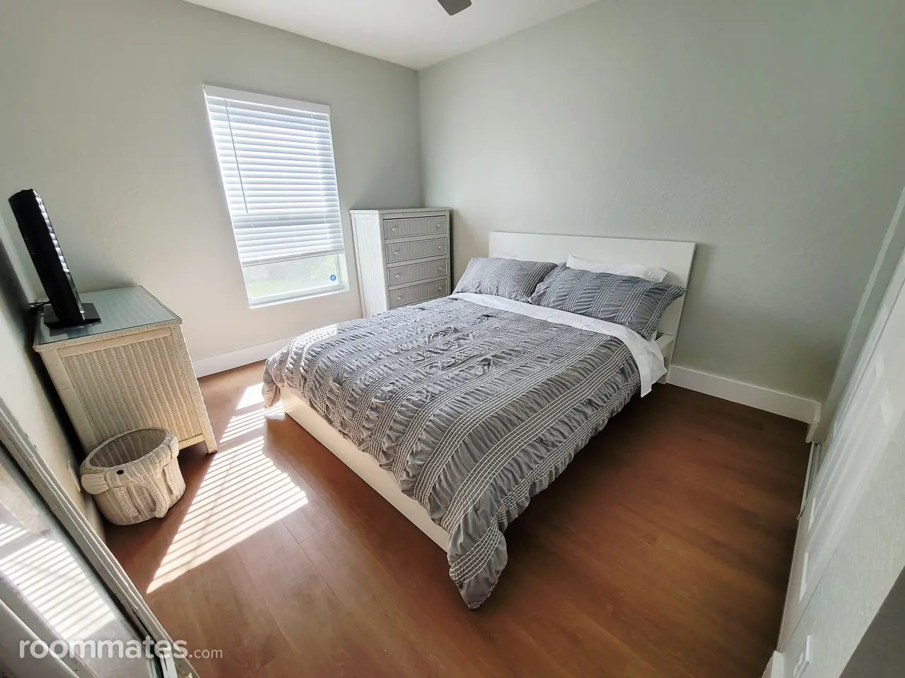 Profile photo 6 of 8