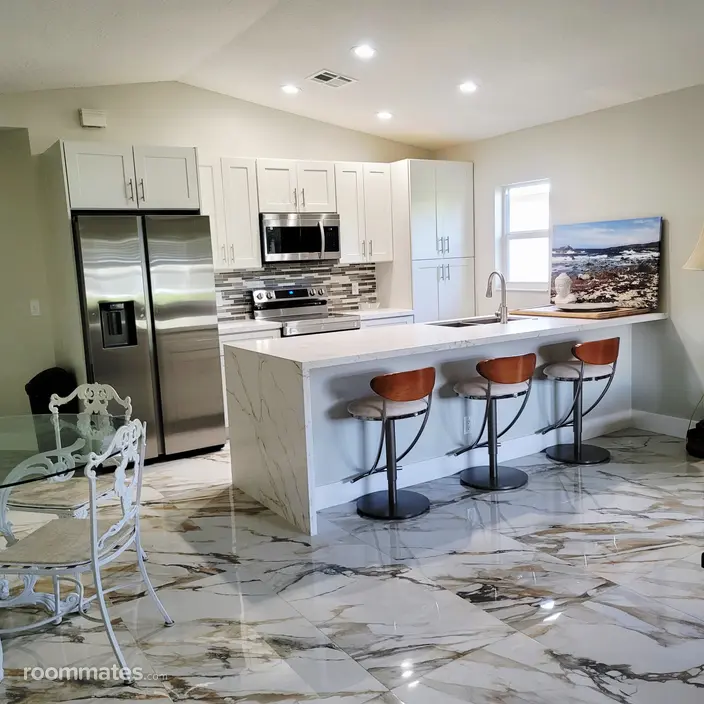 Room for rent in Boynton Beach, FL $1200, house