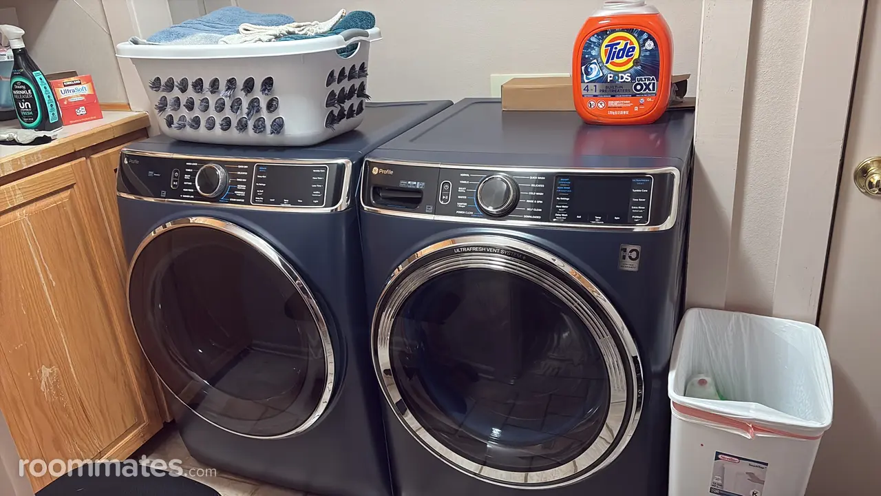 Profile photo 8 of 10