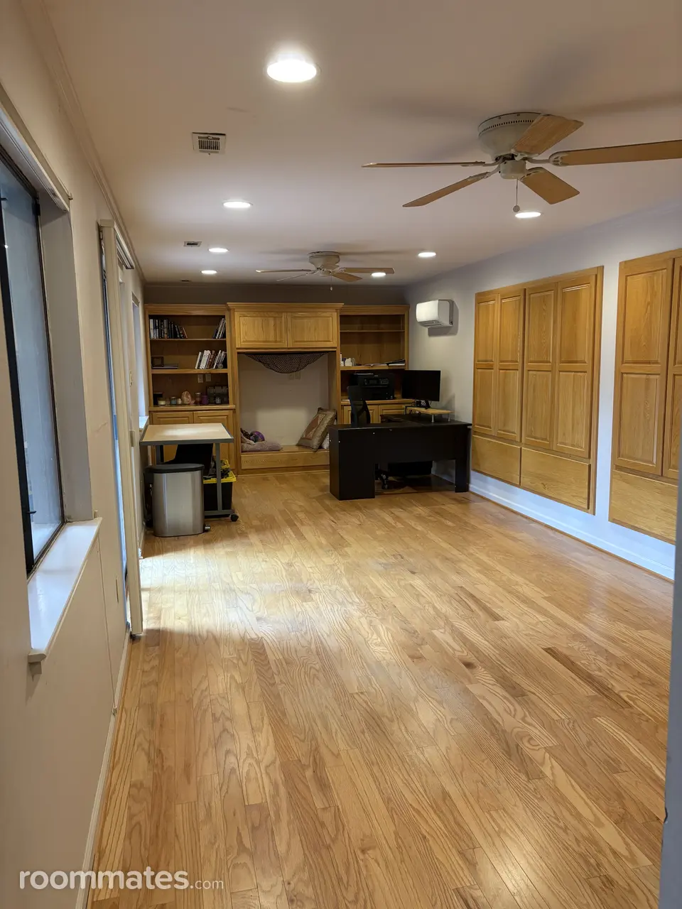 Profile photo 1 of 10