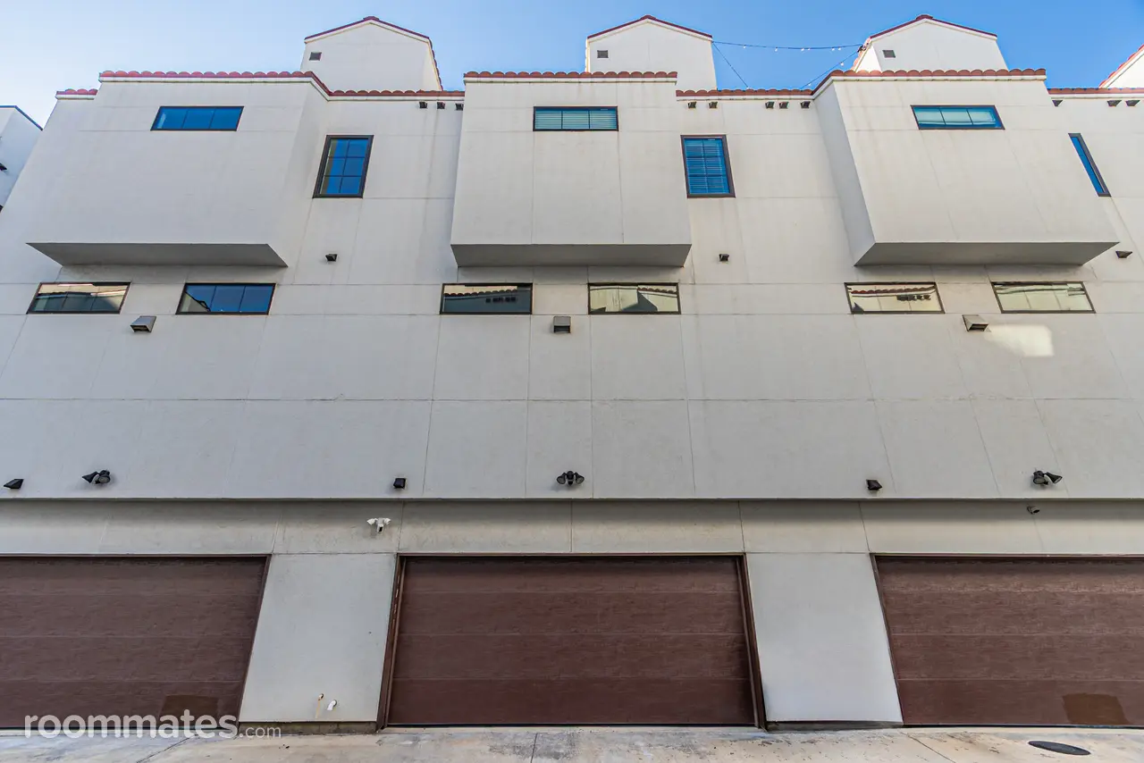 Profile photo 9 of 11