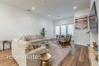 Room for rent in Dallas, TX $1500, townhouse