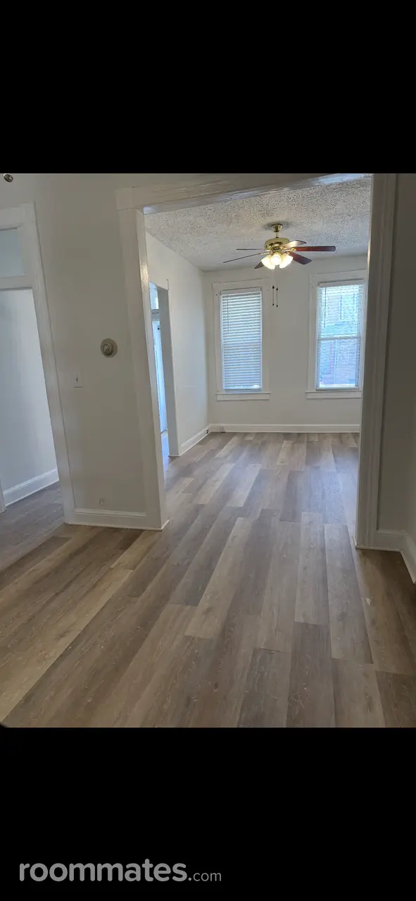 Profile photo 4 of 8