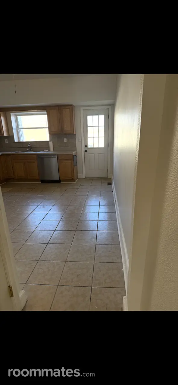 Profile photo 6 of 8