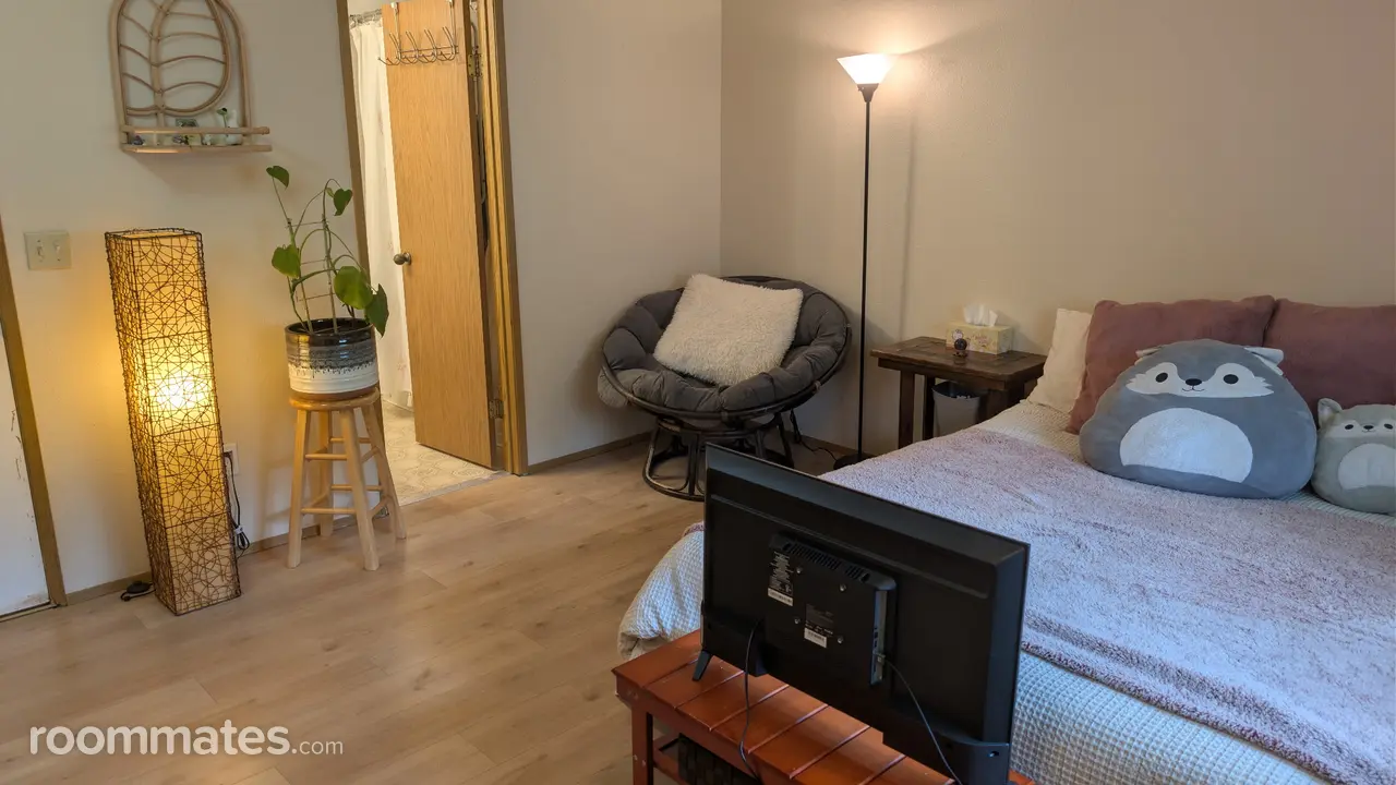 Profile photo 3 of 11