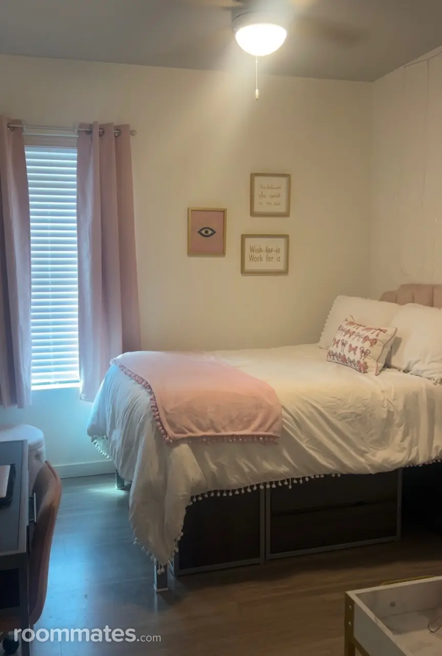 Profile photo 1 of 7