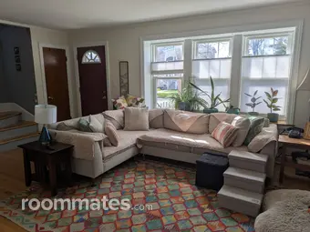 Room for rent in Chicago, IL $1600, house